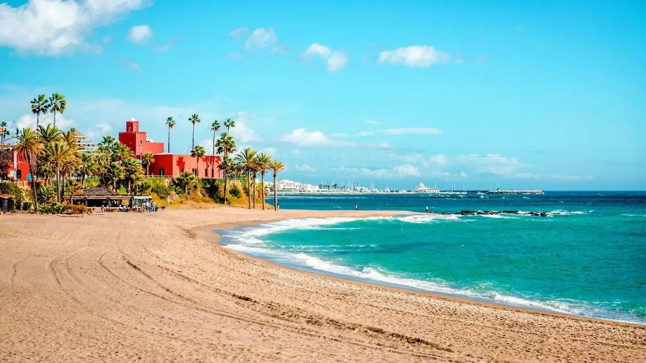 Apartamento Los Cisnes - 2º linea de playa - PISCINA ABIERTA TODO EL AÑO - EXCELENTE CONEXION WIFI Benalmádena