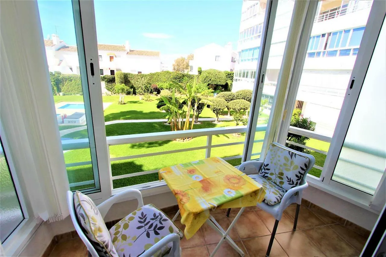 Apartamento Los Cisnes - 2º linea de playa - PISCINA ABIERTA TODO EL AÑO - EXCELENTE CONEXION WIFI Benalmádena