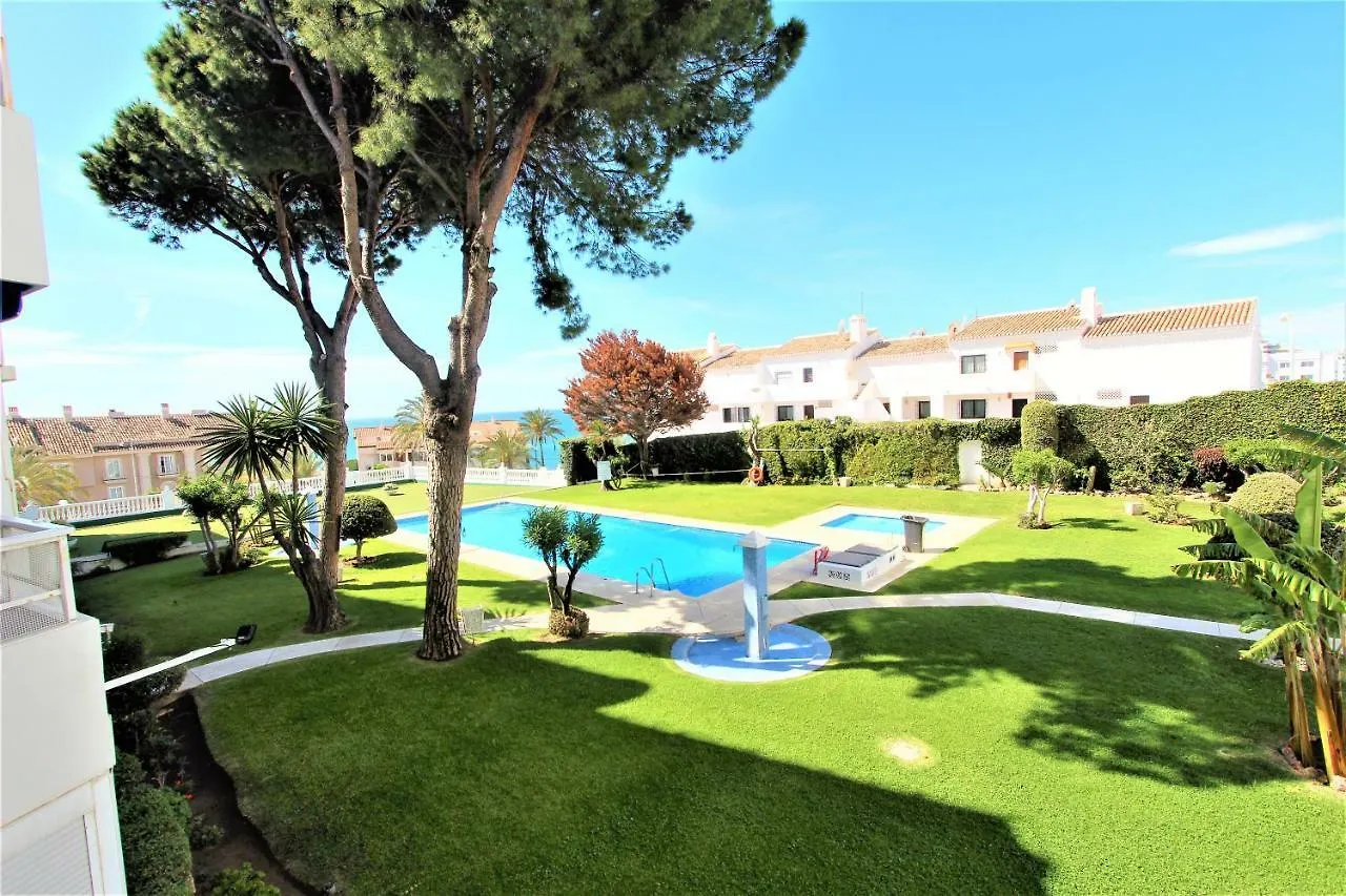 Apartamento Los Cisnes - 2º linea de playa - PISCINA ABIERTA TODO EL AÑO - EXCELENTE CONEXION WIFI Benalmádena